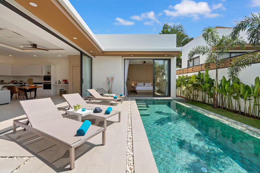 Private pool and terrace